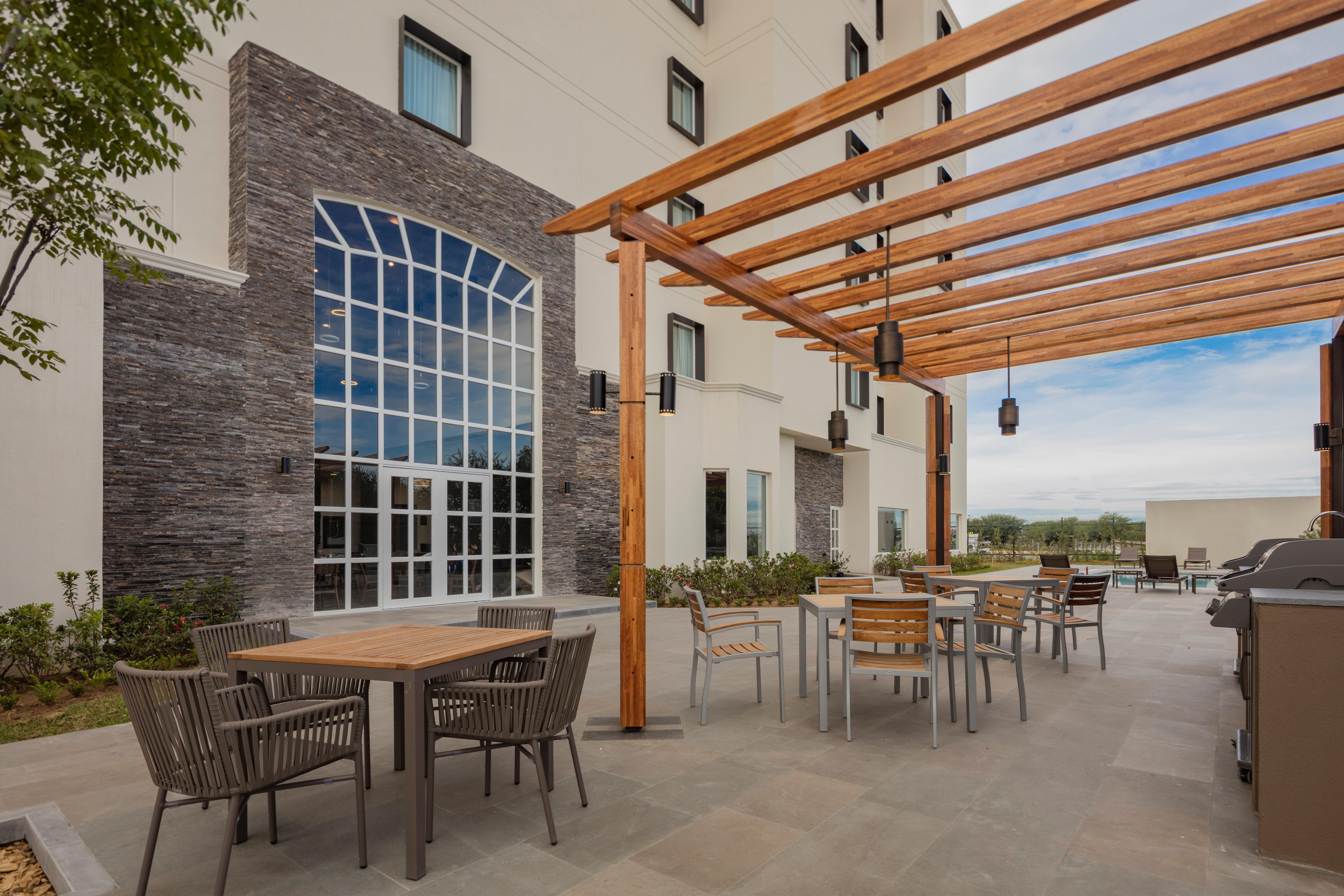 Staybridge Suites - Saltillo By Ihg Eksteriør bilde