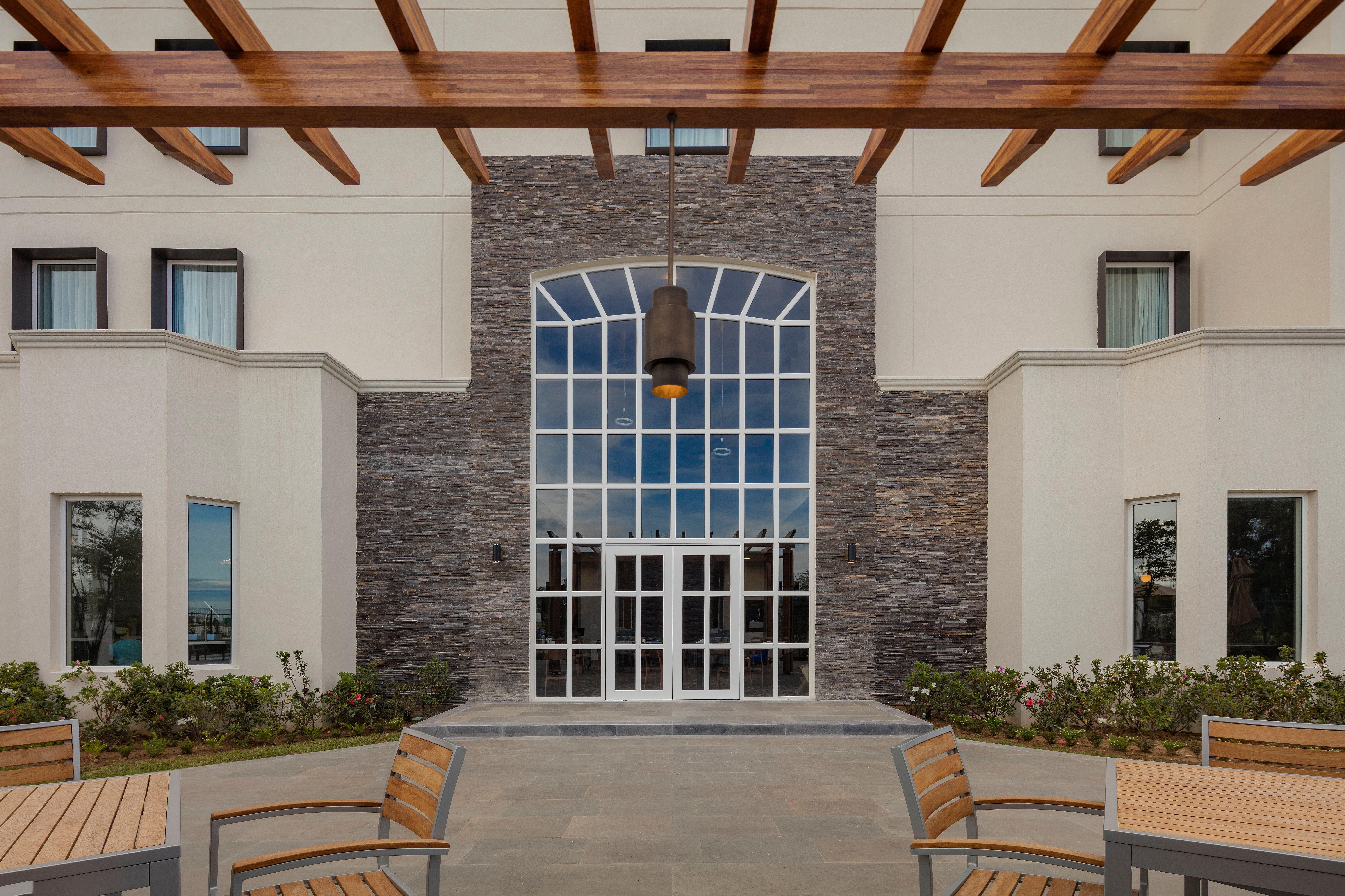 Staybridge Suites - Saltillo By Ihg Eksteriør bilde