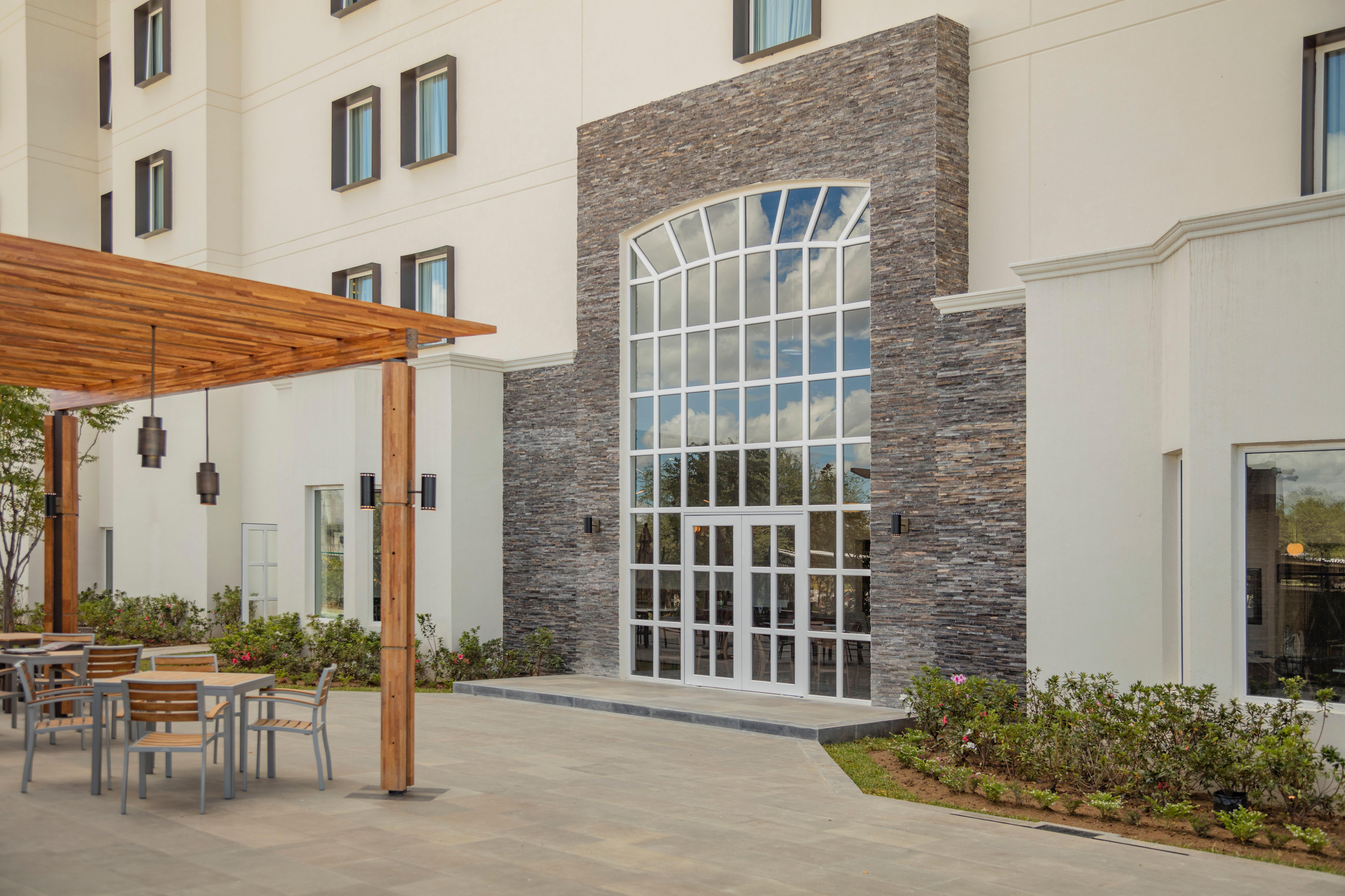Staybridge Suites - Saltillo By Ihg Eksteriør bilde