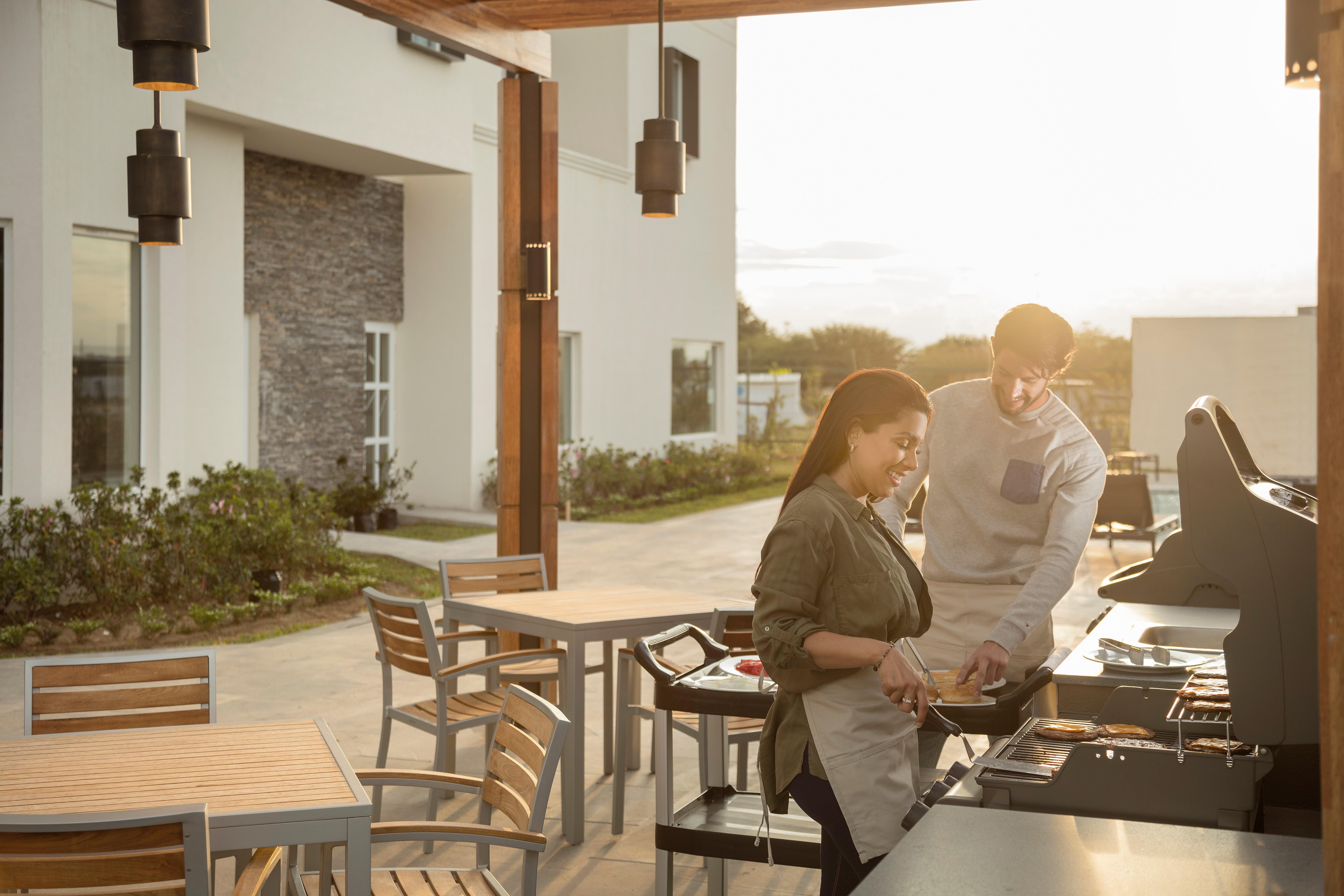 Staybridge Suites - Saltillo By Ihg Eksteriør bilde